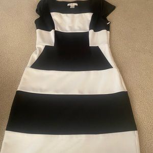 women’s size 4 dress like new